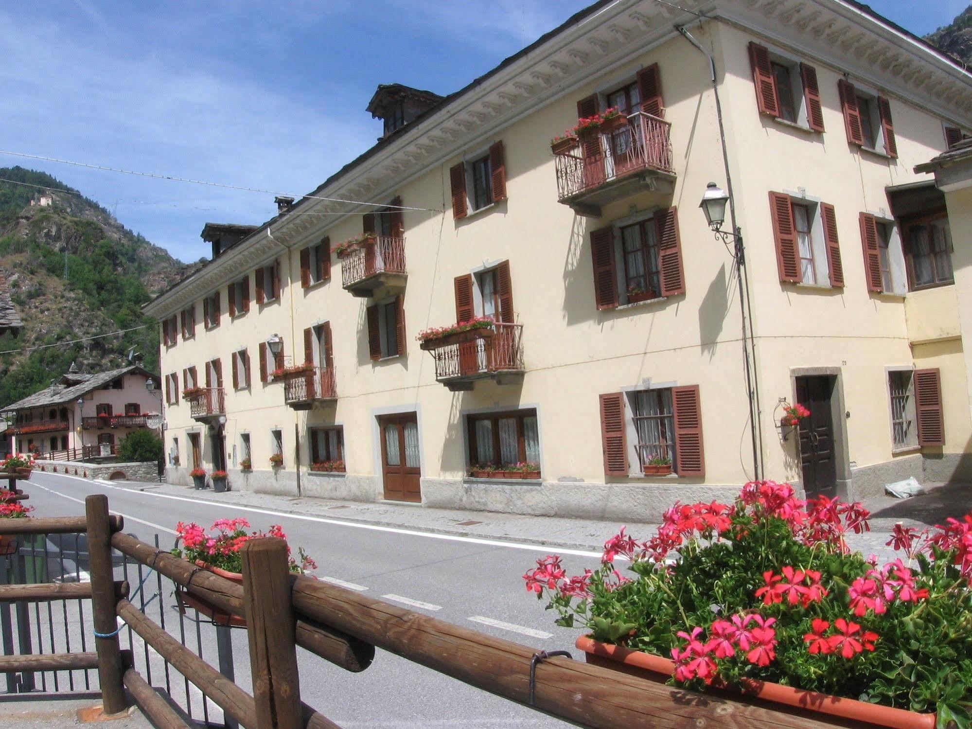 Hotel Col Du Mont Arvier Bagian luar foto